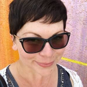 Meet your Posher, Dana